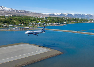 Ankomst til Akureyri med Niceair og kør-selv ferie i Island med ISLANDSREJSER