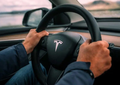 Tesla camper i Island - bilferie og kør-selv ferie i Island