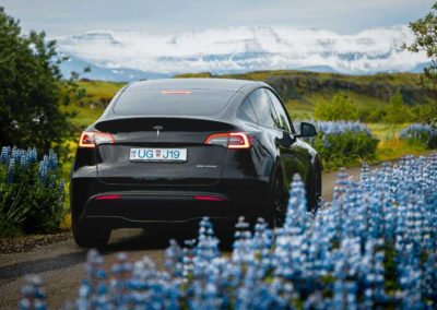 Tesla camper i Island - bilferie og kør-selv ferie i Island