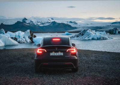 Tesla camper i Island - bilferie og kør-selv ferie i Island
