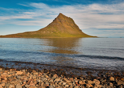 Kirkjufell kajaktur - sejl ved det ikoniske bjerg i Island - aktiviteter i Island med ISLANDSREJSER