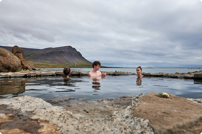 Vestfjordene geotermisk bad og rejser til Island - kør-selv ferie og bilferie med ISLANDSREJSER